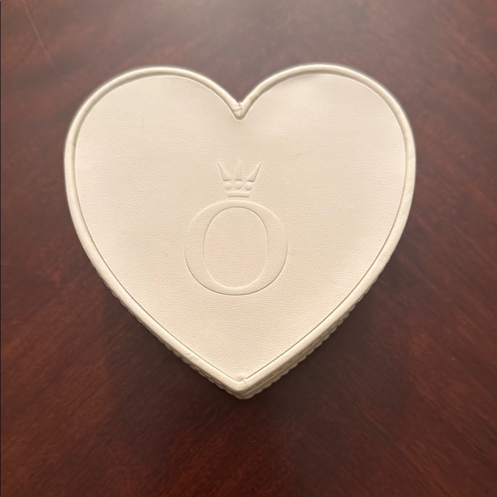 EUC Heart-Shaped Creamy White Pandora Jewelry Box